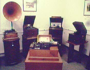 Antique Players at Belfer Lab 23kB